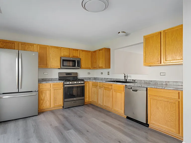 2745 Canyon Dr — Photo 9
