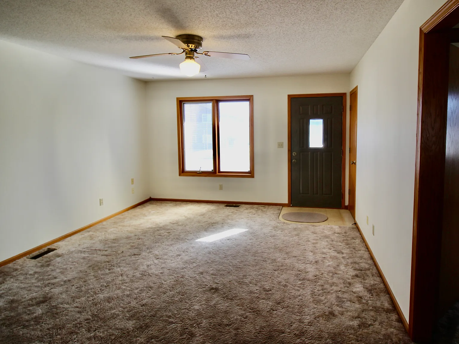 2 bed, 956 sqft, $1,150 — Photo 4