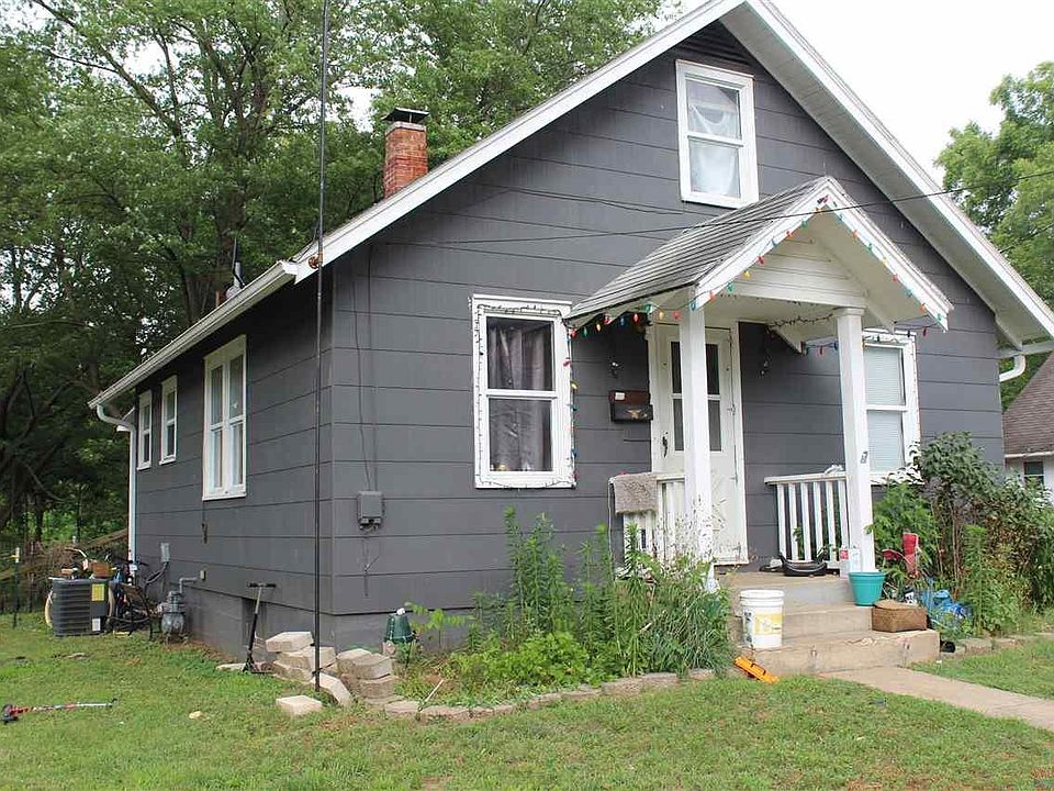 2nd image of 302 E Colorado St