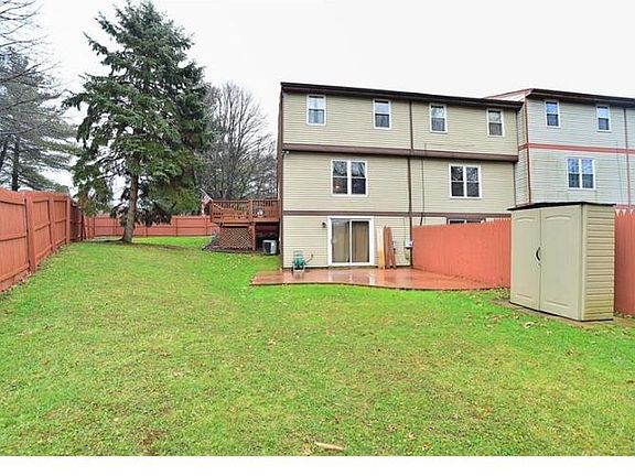 2nd image of 300 Parkwood Dr