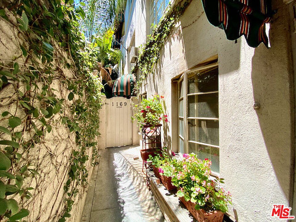 1st image of 1169 Hacienda Pl