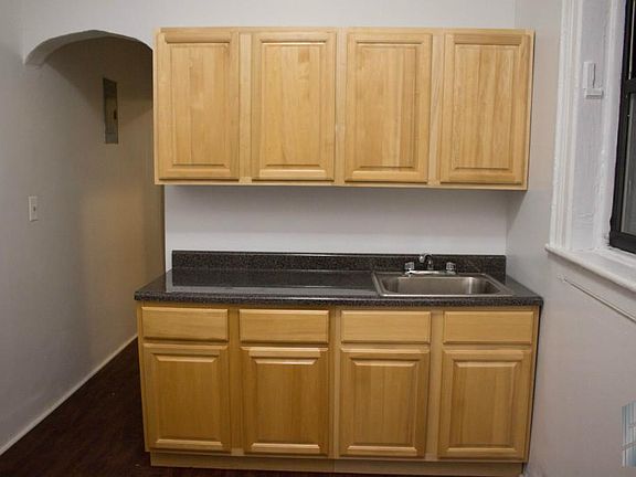 4th image of 213 Saint Anns Ave APT 3S