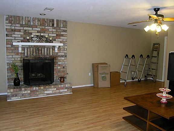 3rd image of 217 Amber Ln