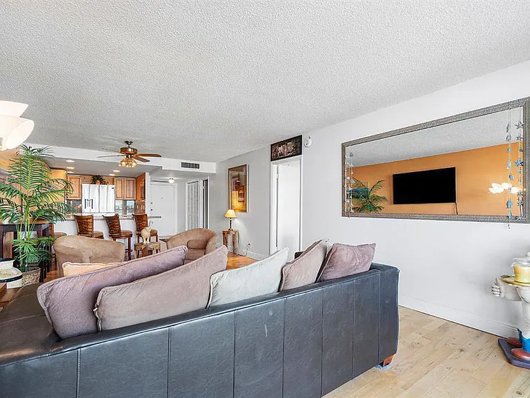 800 SE 20th Ave #407 — Photo 13