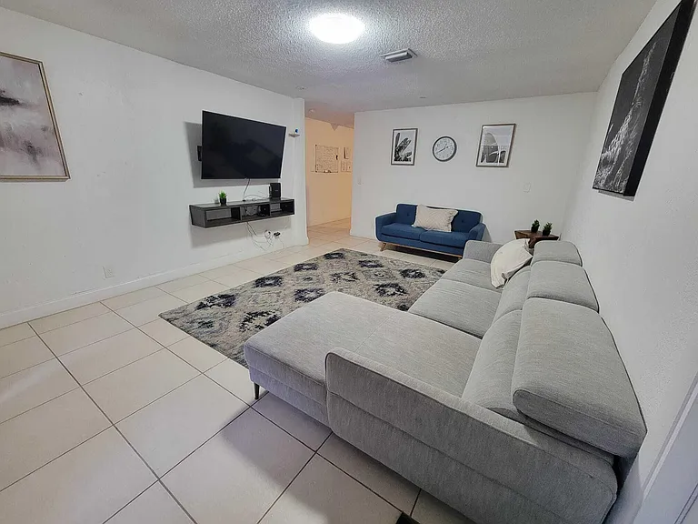 2759 NW 58th Ter — Photo 30