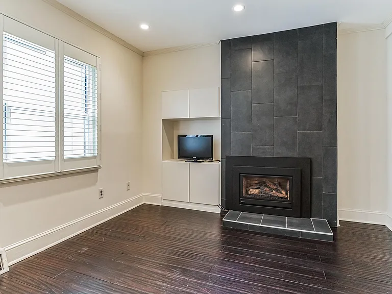 1715 Moravian St — Photo 7