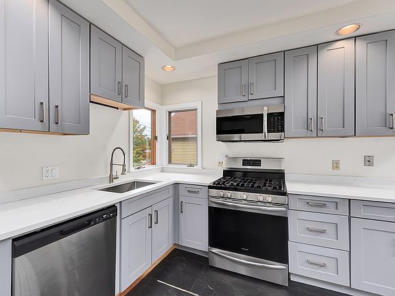 3rd image of 8 Birch Hill Ave