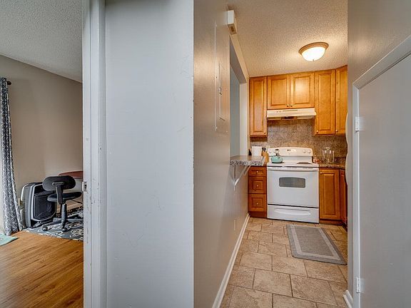 5th image of 1345 Bradley Dr