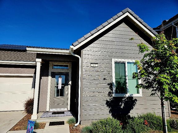 3rd image of 902 Atlantica Dr S