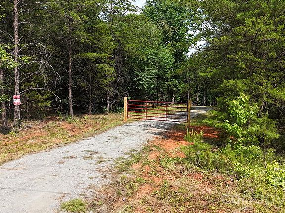 3rd image of Hollis Rd