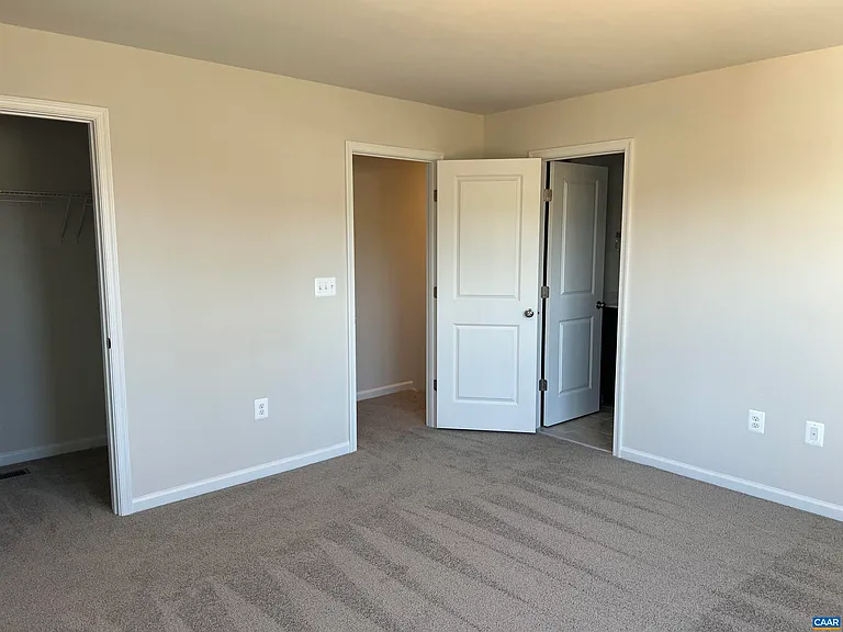 325 Willowshire Ct — Photo 13