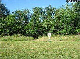 60 Hamlet Ct, Bratenahl, OH 44108