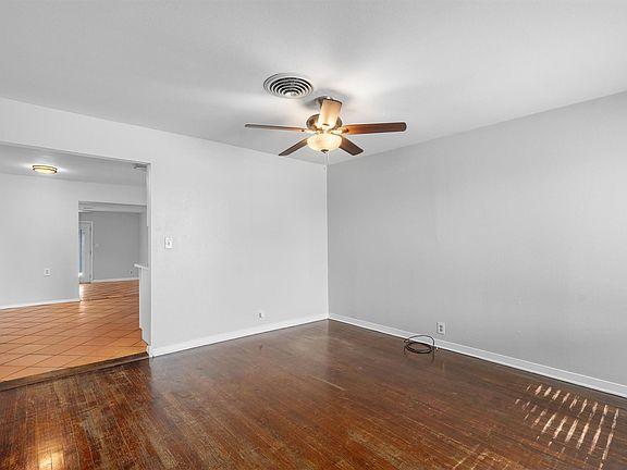 3rd image of 4900 Eastdale Dr