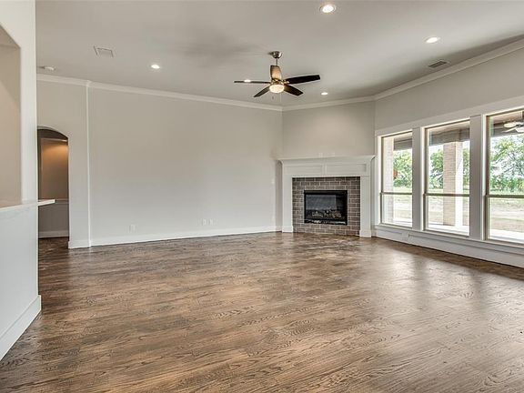 5th image of 4446 Lake Breeze Dr