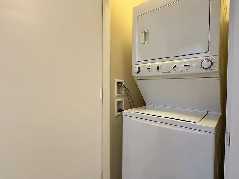 Charming 1 Bedroom/1 Bathroom Apartment Unit in Downtown Baltimore, MD! Unit 416 — Photo 93