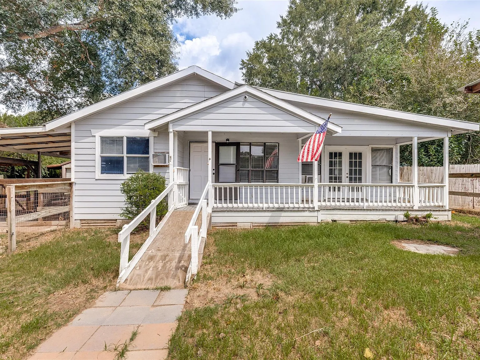 4 bed, 3.0 bath, 2150 sqft, $2,900 — Photo 2