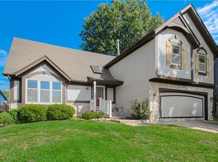17512 W 113th St, Olathe, KS 66061