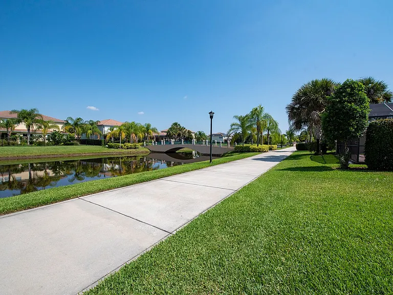 12208 Pescara Ln — Photo 33