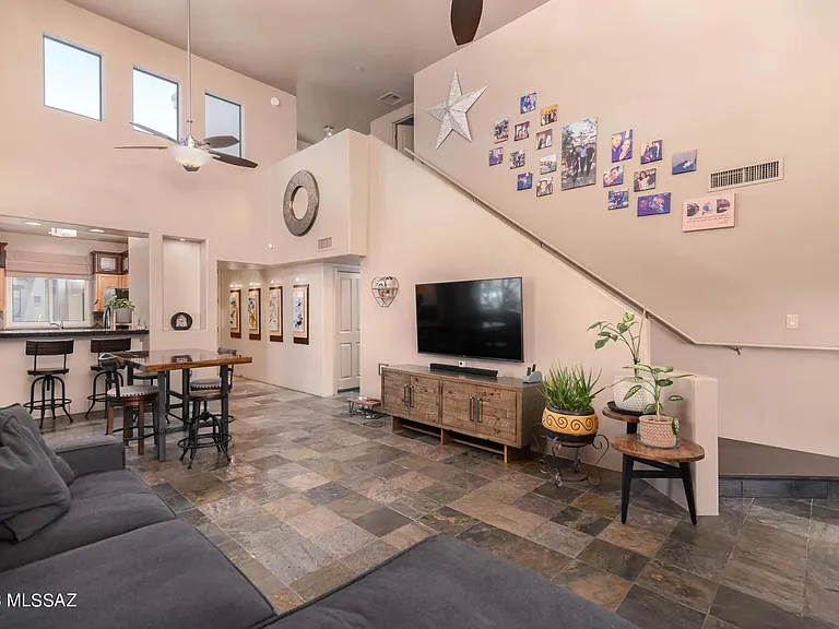 161 E Bishop Ln — Photo 1