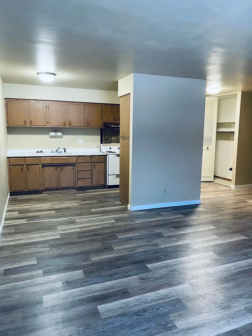 19 Plex Merrill — Photo 1