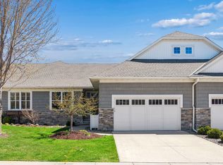 8652 Lake Riley Dr, Chanhassen, MN 55317