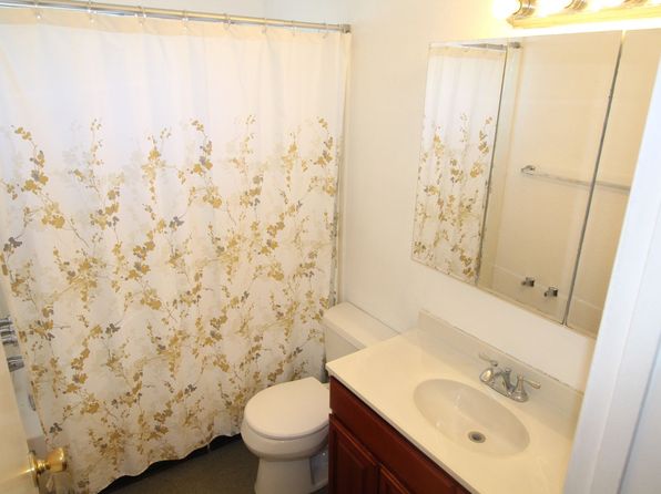 1285 Macarthur Blvd APT 8