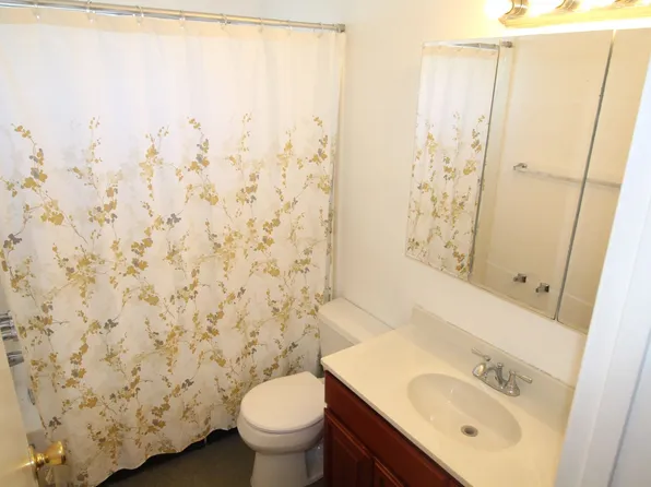 1285 MacArthur Blvd., 1285 Macarthur Blvd APT 8, Oakland, CA 94610