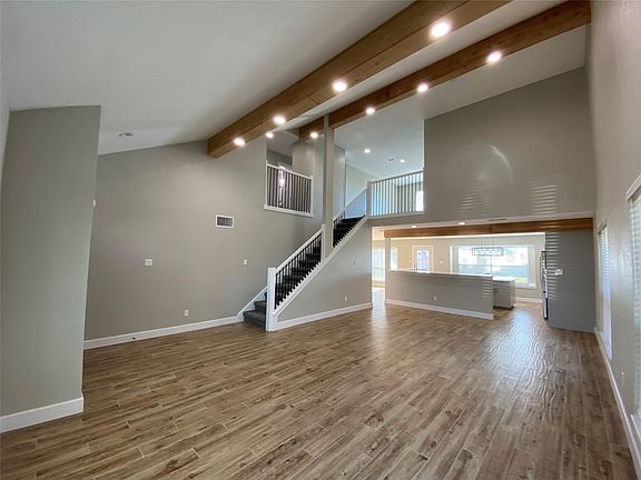 4th image of 1823 Creekshire Dr