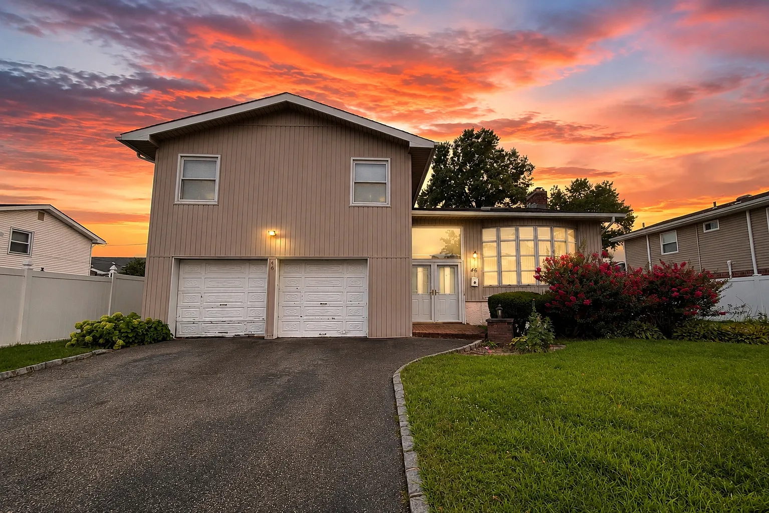 4 bed, 2.5 bath, 2035 sqft, $5,000 — Photo 1