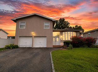 46 Barry Dr, Westbury, NY 11590
