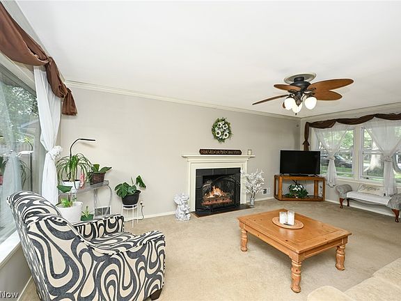 4th image of 145 Edgewood Dr