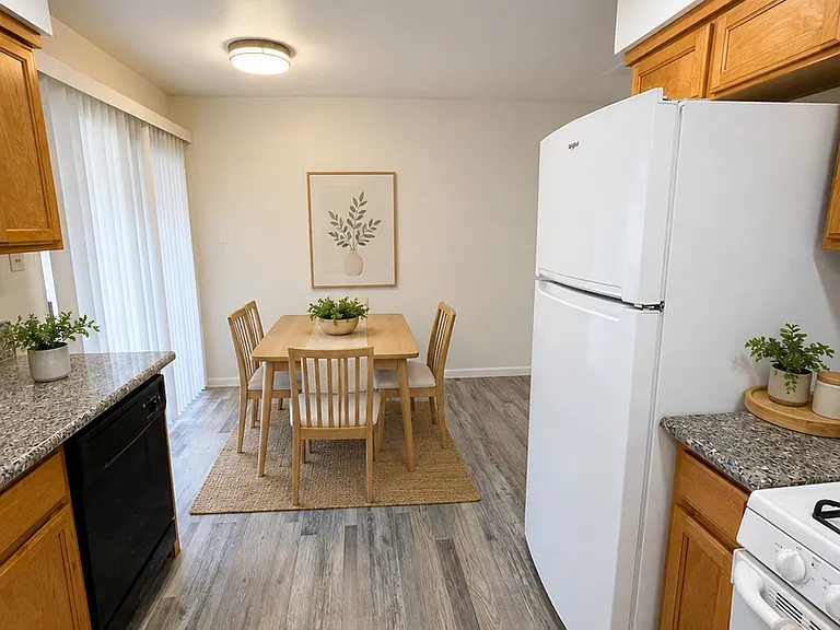 4854 E University Ave — Photo 1