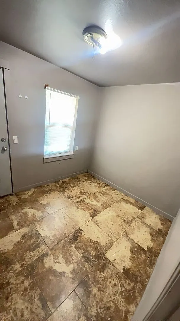 1 Bedroom / 1 Bathroom Apartment in Madras Oregon — Photo 4