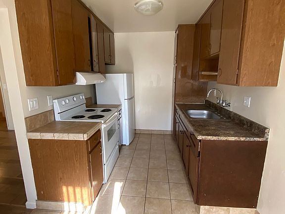 3rd image of 2949 Magliocco Dr APT 5