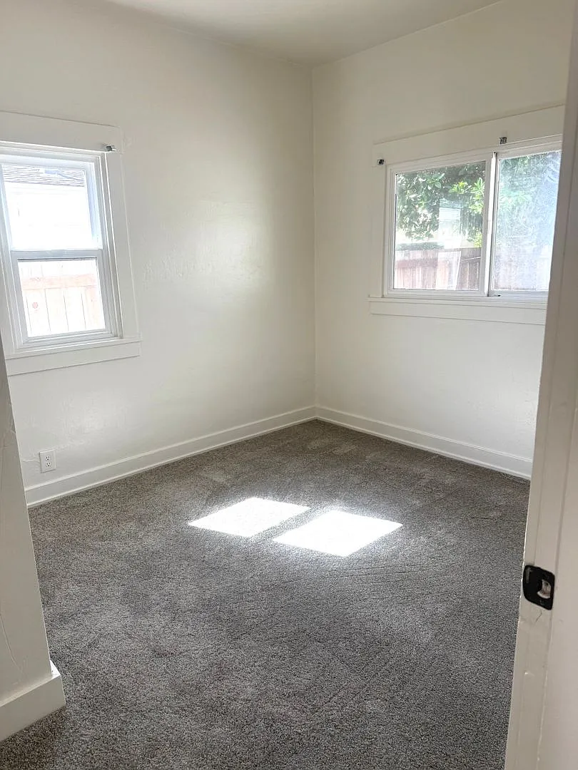 1715 Chino Street — Photo 4