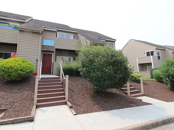 2nd image of 1336 Bradley Dr #4B-2Ba