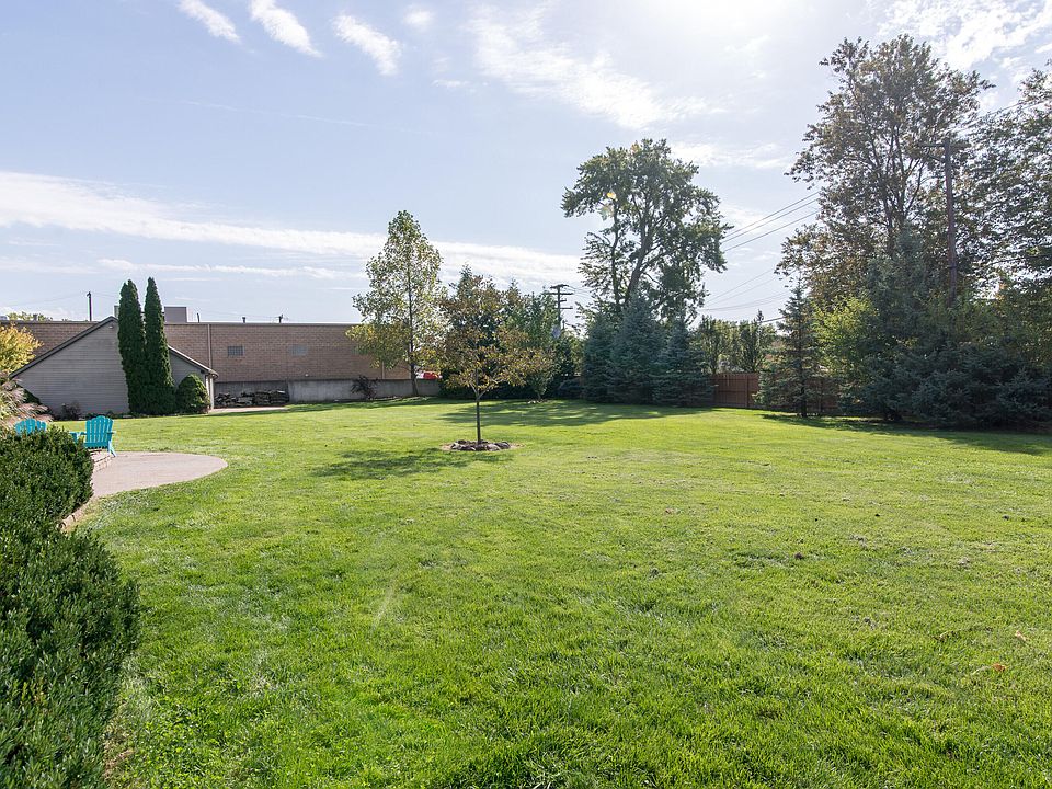30211 Beechwood St, photo 21