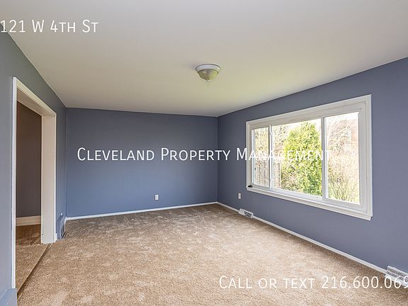3rd image of 1121 W 4th St