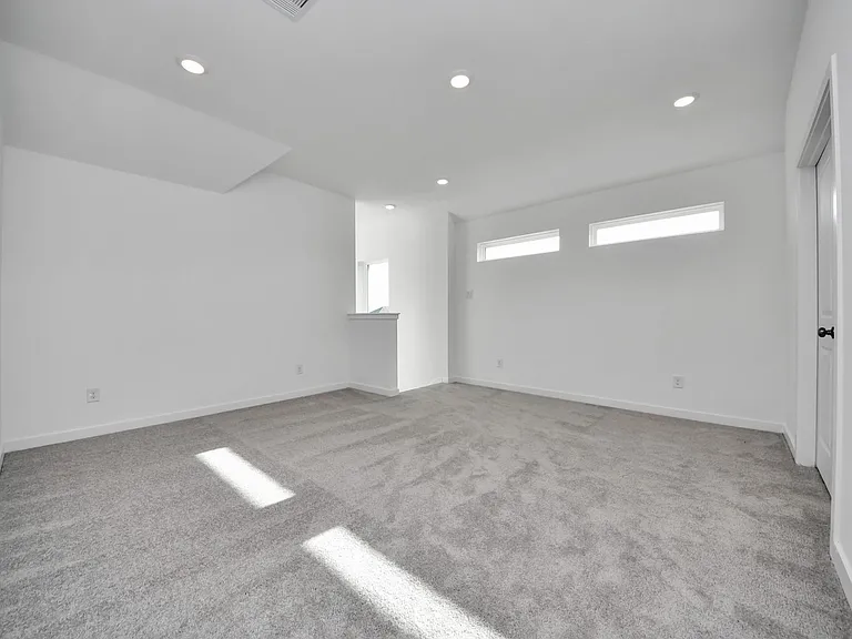 27443 Sunterra Village Dr — Photo 34