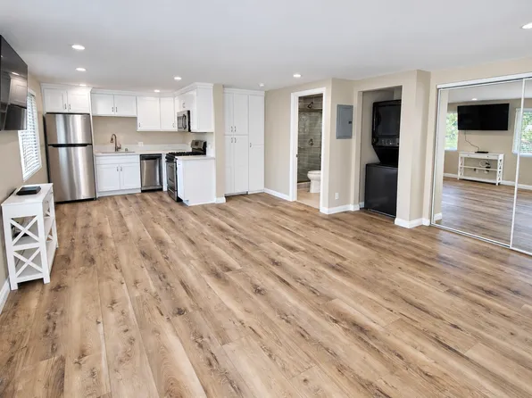 18562 Arminta St, Reseda, CA 91335