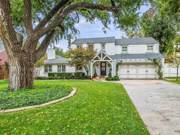 1122 Huntington Ave, Nichols Hills, OK 73116