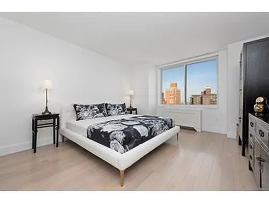 Rented by Douglas Elliman | media 20