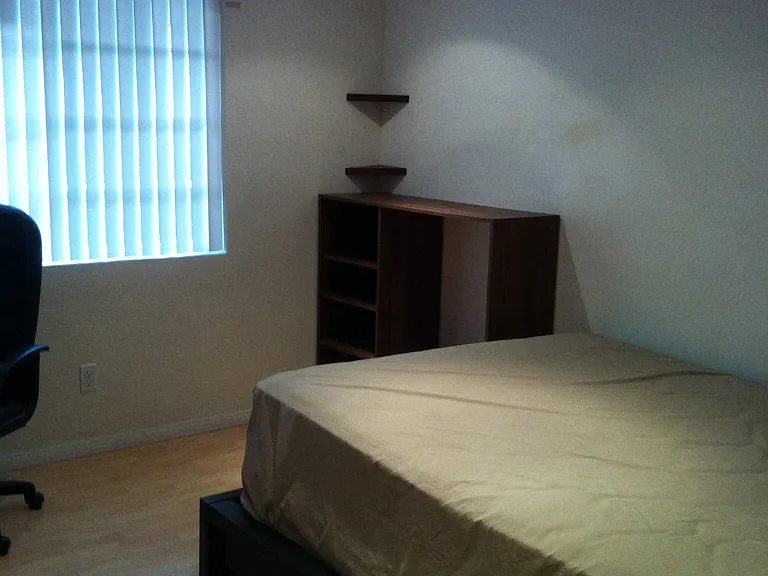 5335 Saxon St — Photo 3