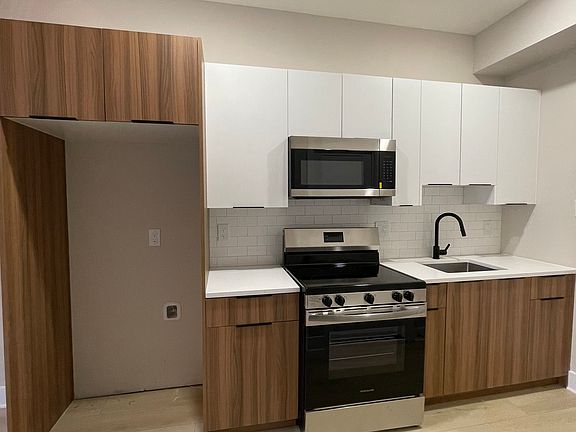 4th image of 1042 N 48th St #210