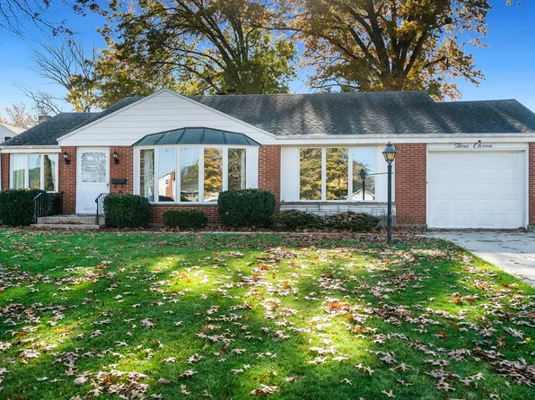 311 Sunset Ln, Mount Morris, IL 61054