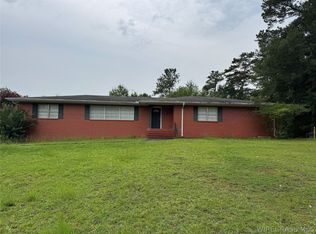 574 Davis St E, Elba, AL 36323