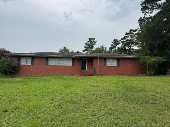574 Davis St E, Elba, AL 36323
