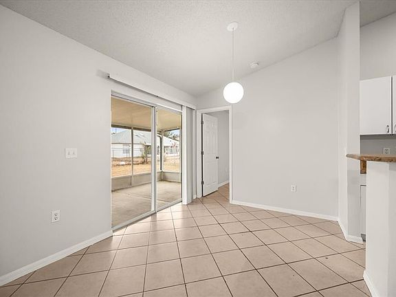 4th image of 829 ABBEVILLE COURT