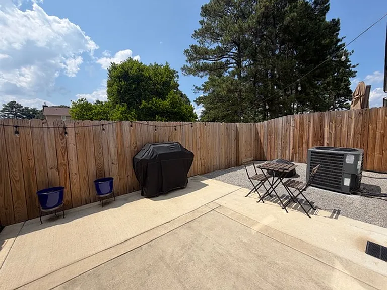 3050 Candlelight Dr — Photo 32