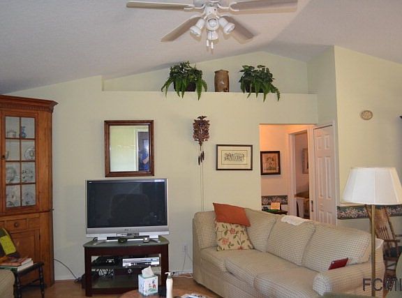 3rd image of 21 Potterville Ln